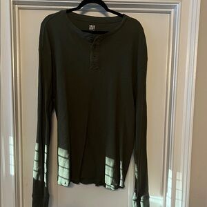 True Craft Men's Green Long Sleeve Henley